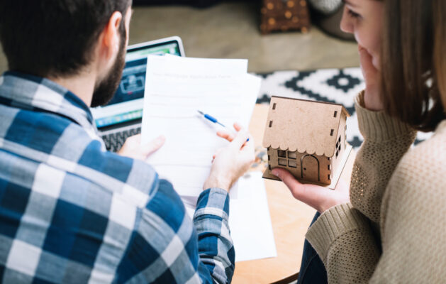 Kaj se dogovoriti z nepremičninskim posrednikom pred podpisom pogodbe